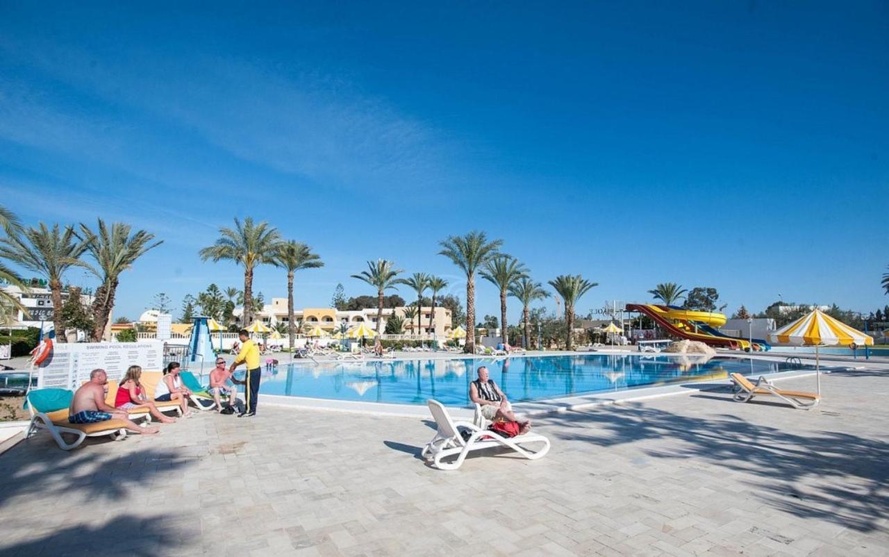 Riviera Hotel - Family Only Port El Kantaoui Esterno foto